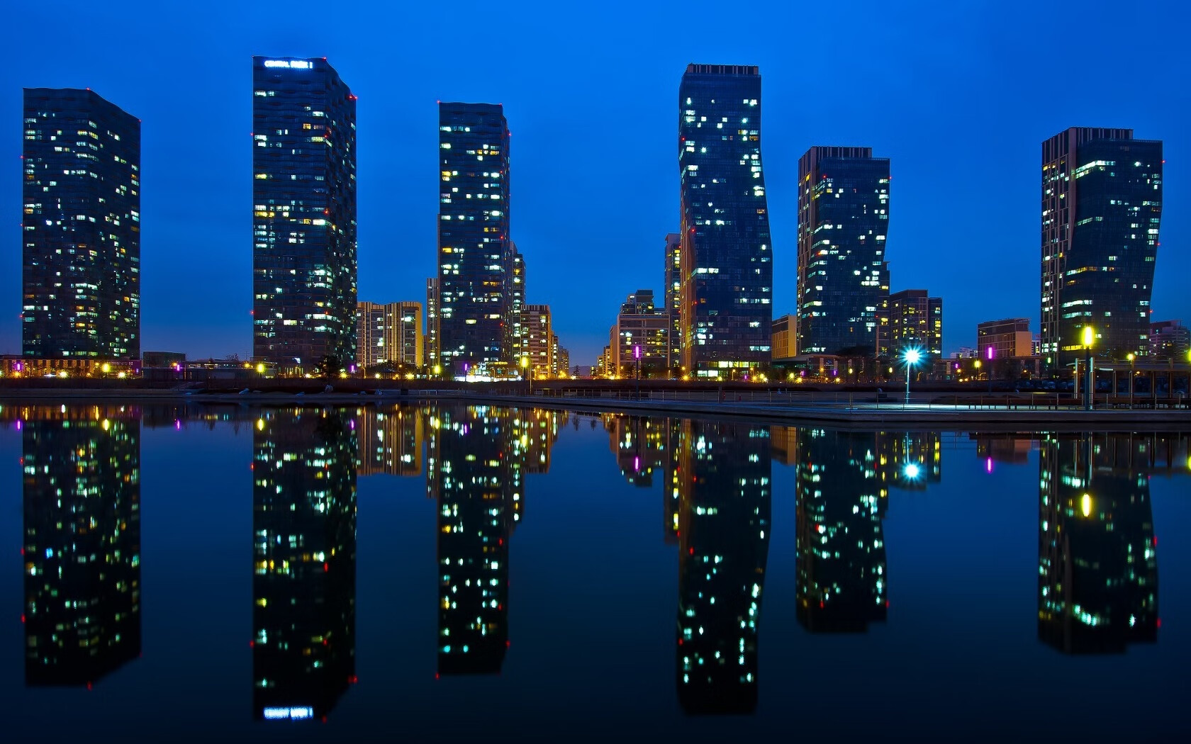 九游体育在线-LPL赛区强强对话粉丝期待巅峰之战，lpl巅峰时刻bgm